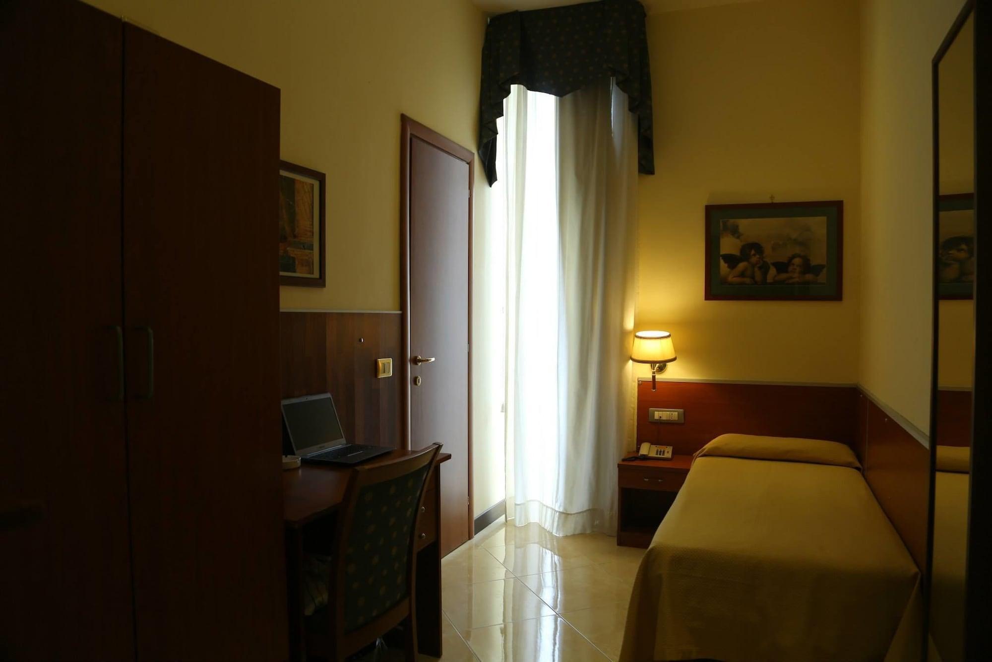 Nettuno * Napels